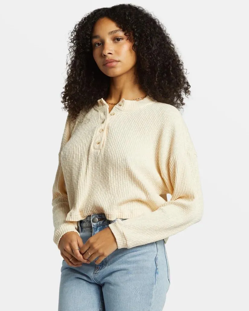 Billabong Good Catch Henley Women's T-Shirt - Oversized T Shirts Crewneck - Long Sleeve Oversized T-Shirt